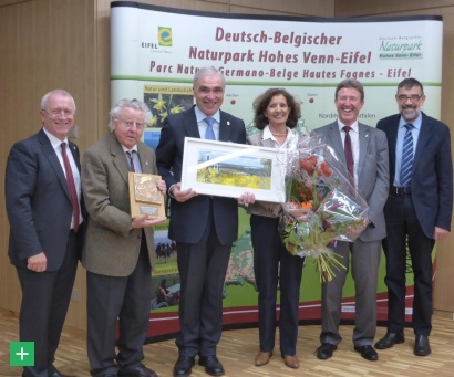 Im Rahmen seiner Verabschiedung als Vorsitzender des Naturparks Nordeifel e.V. wurde Herrn Günter Schumacher (3.v.l.) die Schmitt-Degenhardt-Medaille verliehen. <span class="copy">&copy; Naturpark Nordeifel</span>