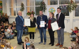 Auszeichnung der Bertrada-Grundschule Prüm zur &quot;Naturpark-Schule&quot; <span class="copy">&copy; Achim Herf</span>