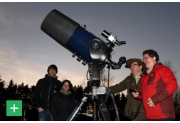  Bild 2: Auf dem Gelände der Sternenwarte im Nationalpark Eifel bietet der Kölner Astronom Harald Bardenhagen Naturerlebnisse der besonderen Art. Inmitten des Internationalen Sternenparks Nationalpark Eifel lässt sich die Milchstraße noch mit bloßen Augen <span class="copy">&copy; (Foto: Silvia Vanselow)</span>