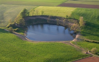 Eichholzmaar <span class="copy">&copy; Naturpark Nordeifel e.V.</span>