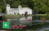 Kanuten vor dem Wasserkraftwerk Hasenfeld <span class="copy">&copy; Nationalpark-Tor Heimbach </span>