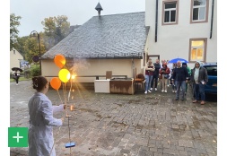 Knallgas-Experiment mit Wasserstoffballons (A. Ostermann) <span class="copy">&copy; V. Kartz</span>