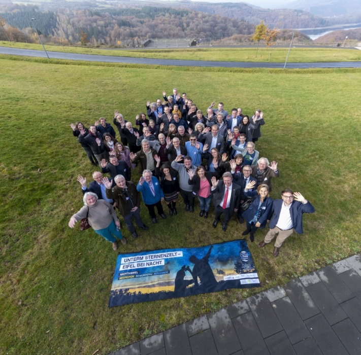 Lebendige Sternenregion: rund 60 Teilnehmende informierten sich beim Auftakt über Beteiligungsmöglichkeiten im Projekt "Unterm Sternenzelt -Eifel bei Nacht"