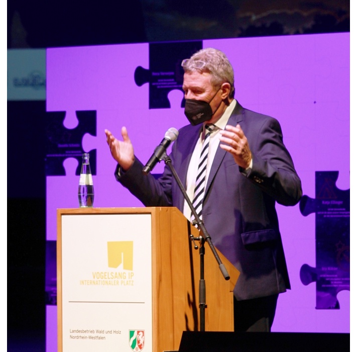 Manfred Poth, Vorsitzender des Naturparks bei seiner Rede anlässlich der Auszeichnung der SternenGuides