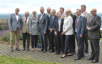 NRW-Umweltminister Johannes Remmel hat die Gewinner des Naturparkwettbewerbs.2018.NRW bekannt gegeben <span class="copy">&copy; Naturpark Nordeifel e.V. </span>