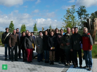 Naturparkleiter Harald Sauer (Naturpark Rheinland) und Jan Lembach (Naturpark Nordeifel) (v.re.) mit Projektpartnern und Unterstützern <span class="copy">&copy; Naturpark Nordeifel</span>