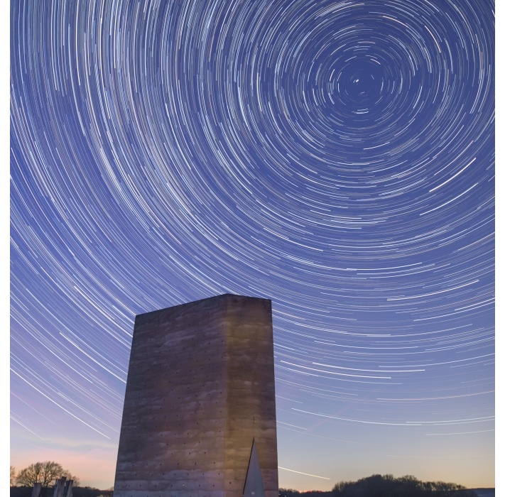 Startrails über der Bruder-Klaus-Kapelle