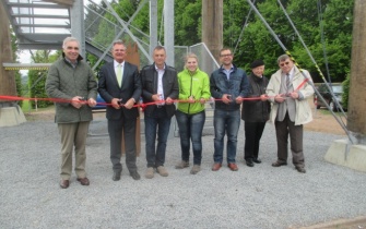 v.l.: G. Schumacher (Vorsitzender Naturpark Nordeifel), Landrat G. Rosenke, Bürgermeister R. Westerburg, A. Schmitz (Gemeinde Hellenthal), A. Sobotta (LEADER-Region Eifel), Pfarrer T. Tümmler E. Schmitz (Ingenieur) <span class="copy">&copy; Naturpark Nordeifel</span>