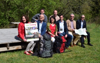  v.l.: S. Eckerle (Schleiden) T. Fischer-Reinbach (Standortentwicklungsgesellschaft Vogelsang GmbH), U. Mießeler (Nettersheim), P. Schmidder (Nordeifel Tourismus GmbH), G. Schumacher (NP), U. Meister (Schleiden), D.Hosters (NP), J. Leonhardt (SEG) <span class="copy">&copy; A. Wilden - Weiss Verlag</span>