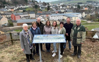 v.l.n.r. Adelheid Karp, Edith Bayerschen, Stefan Bayerschen, Melanie Thiel, Anna Thiel, Astrid Reifers, Joshua Esch und Rolf Müller <span class="copy">&copy; OG Schönecken</span>